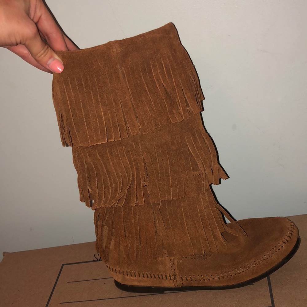 Minnetonka boots chestnut brown, gently used.